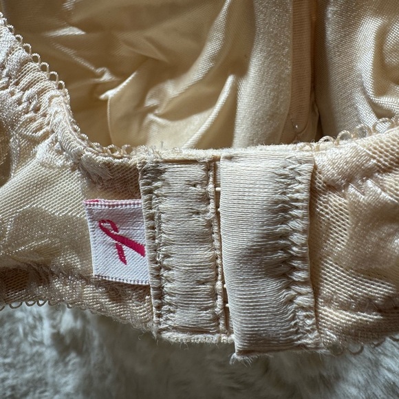 Wacoal Awareness Full Figure Underwire Bra Back Closure Bow women’s size 34D - Picture 8 of 12